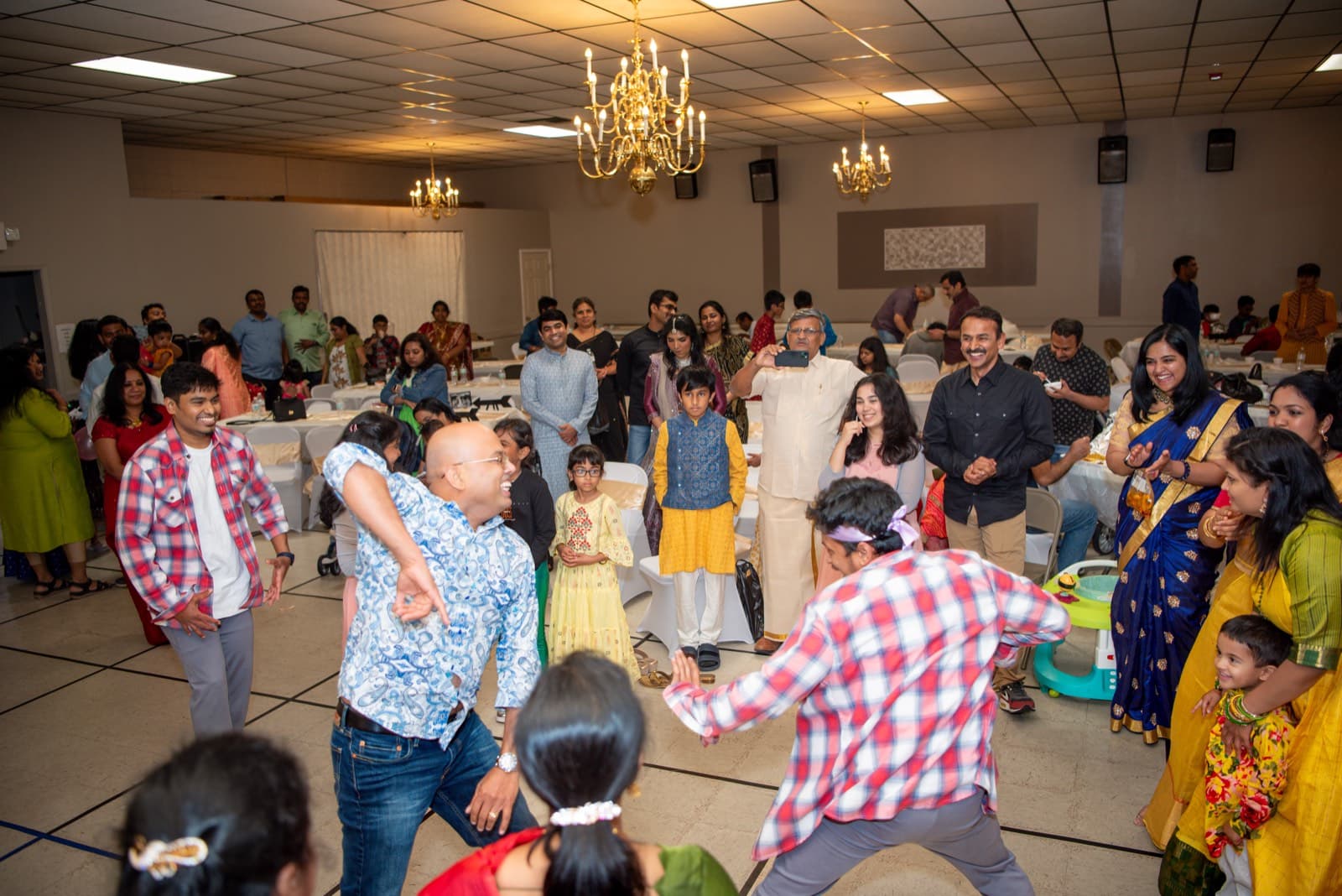 Members dancing in the hall at Nalabaagam 2024, VFW Post 7397, Lenexa